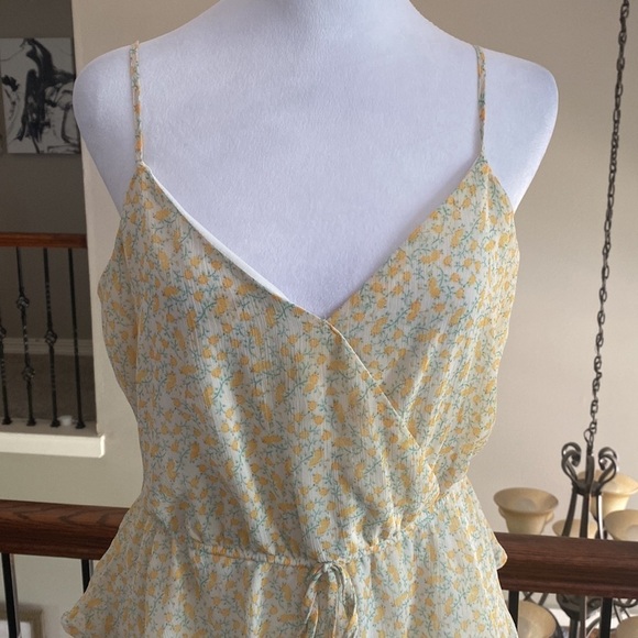 Altar’d State Yellow Floral Tiered Mini Short Dress size M - Picture 3 of 8